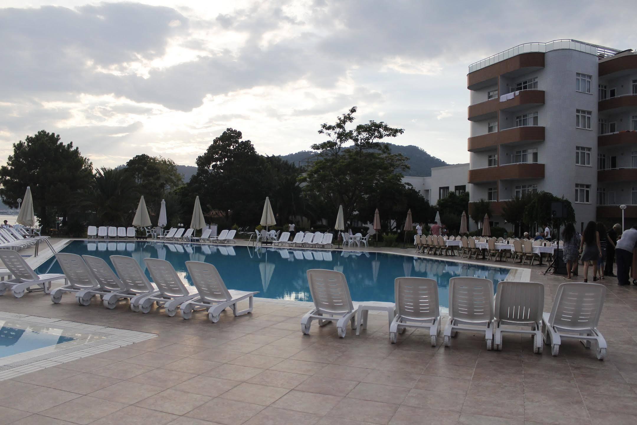 Rena Hotel Küçükkuyu Exterior foto